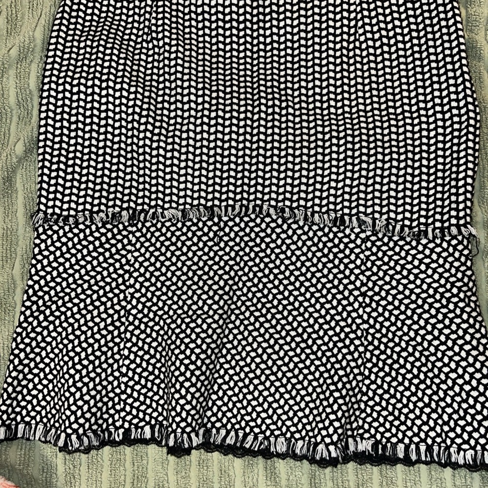 White House Black Market Black and White trumpet style Patterned Skirt